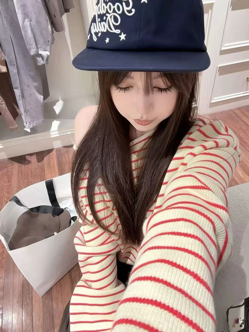 2025秋冬新款洋气减龄时髦撞色百搭显瘦斜肩大领口长袖针织上衣女