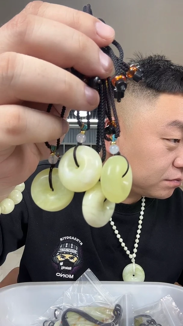 未镶嵌透闪石-蛇纹石玉其它多样性发货一个