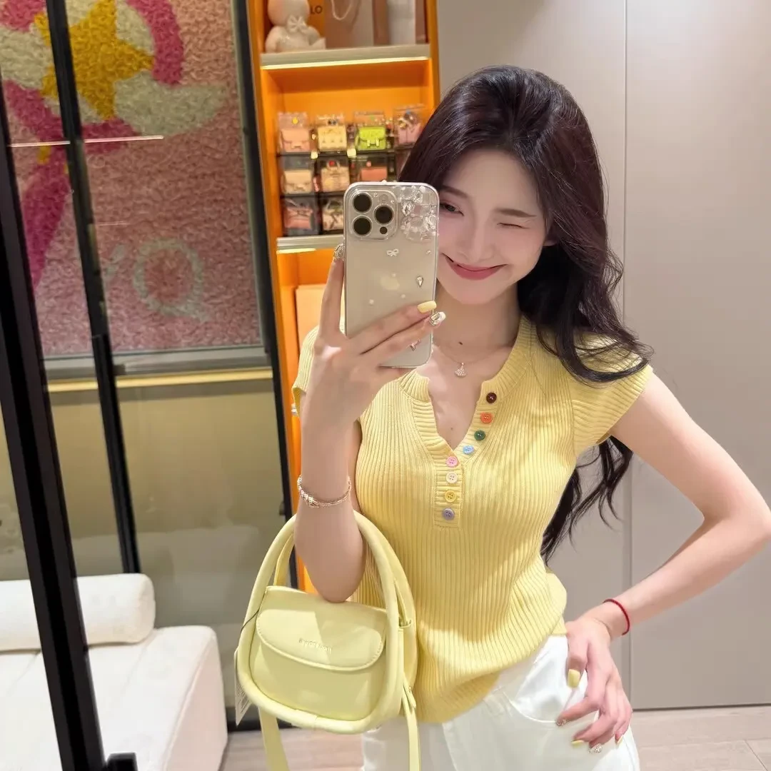 Z可穿200斤大码胖mm独特小众纽扣V领针织衫短袖T恤女夏遮肉上衣