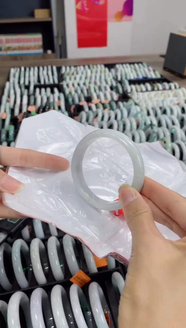 翡翠手镯未镶嵌G 5354正圈 4626