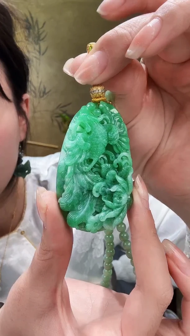 颈饰未镶嵌翡翠吊坠