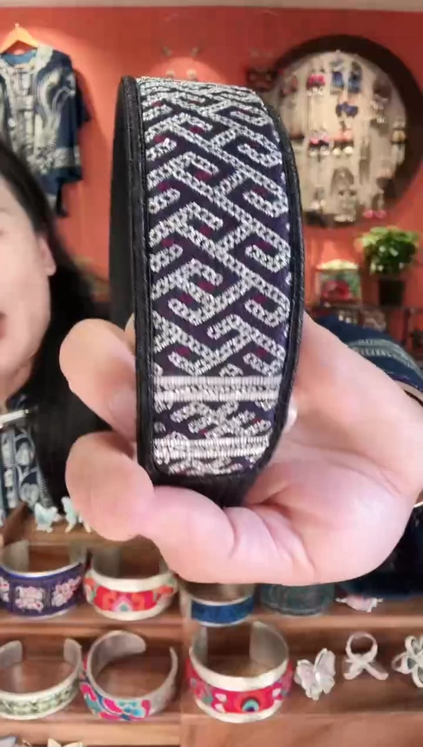 织绣手工苗绣刺绣首饰62