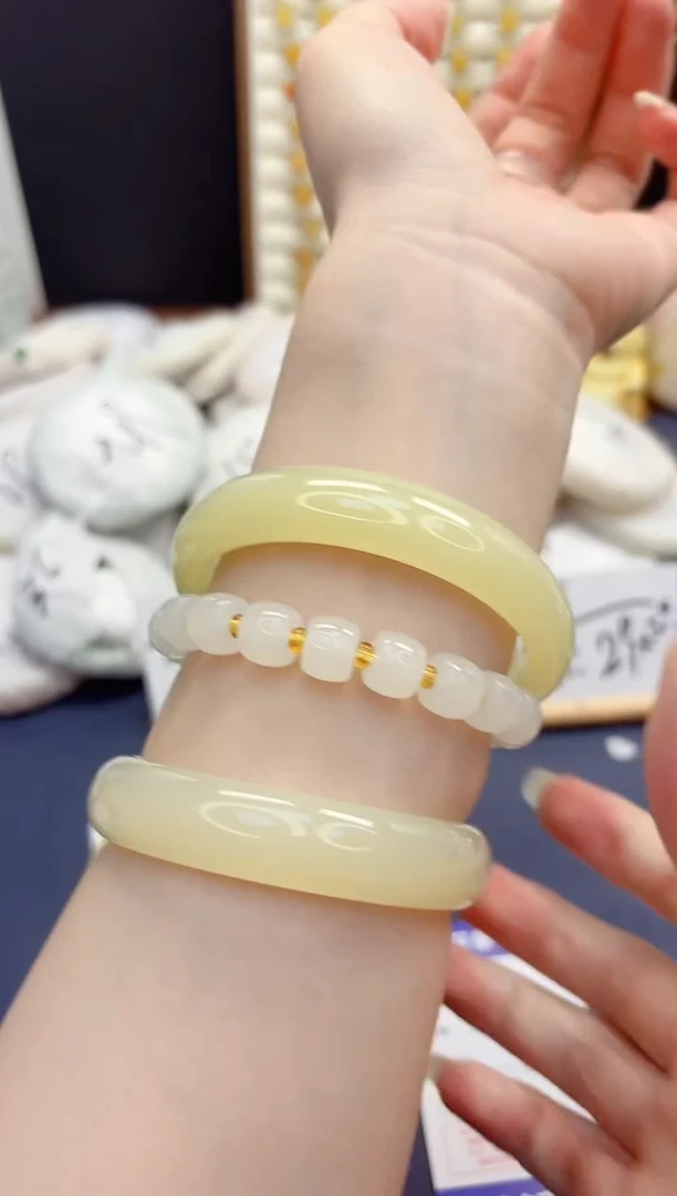 石英质玉手镯未镶嵌288-晴水-圈口62