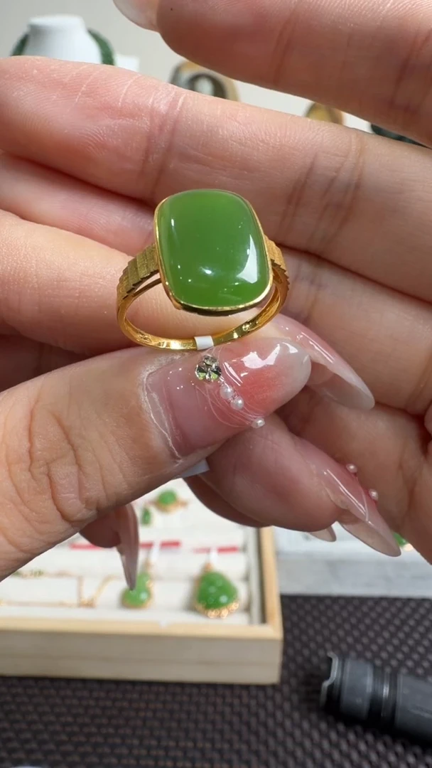 颈饰18K金镶嵌和田玉戒指备注圈口11-19