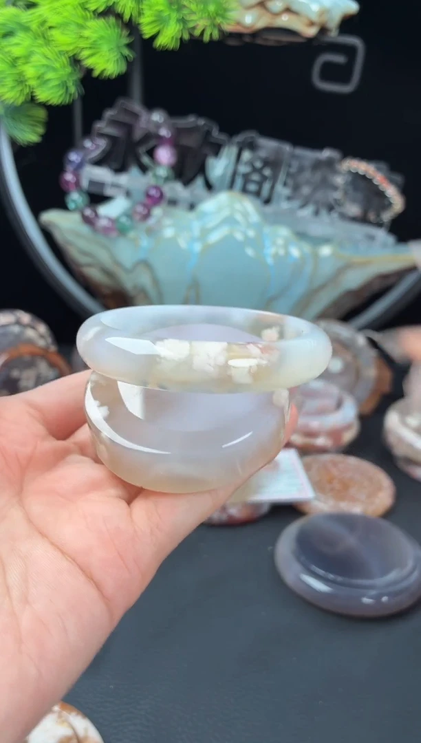 石英质玉手镯（圆镯）未镶嵌54