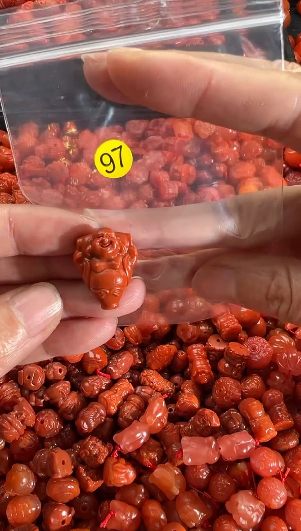 【闪购商品】南红玛瑙颈饰未镶嵌1