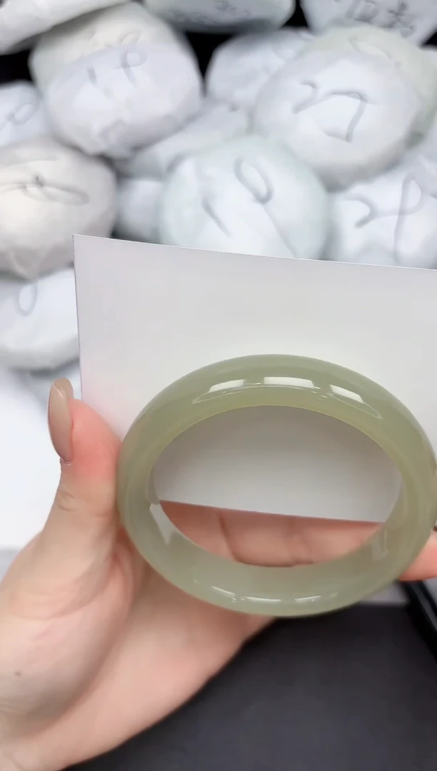 未镶嵌手镯石英质玉218/60.5