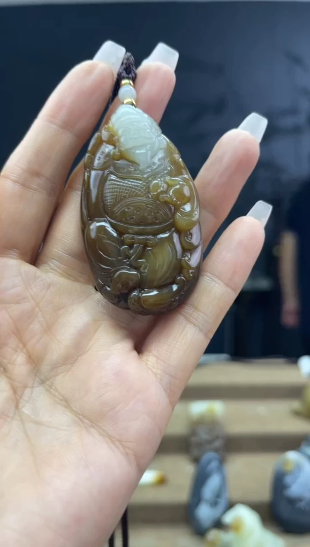 颈饰未镶嵌和田玉1