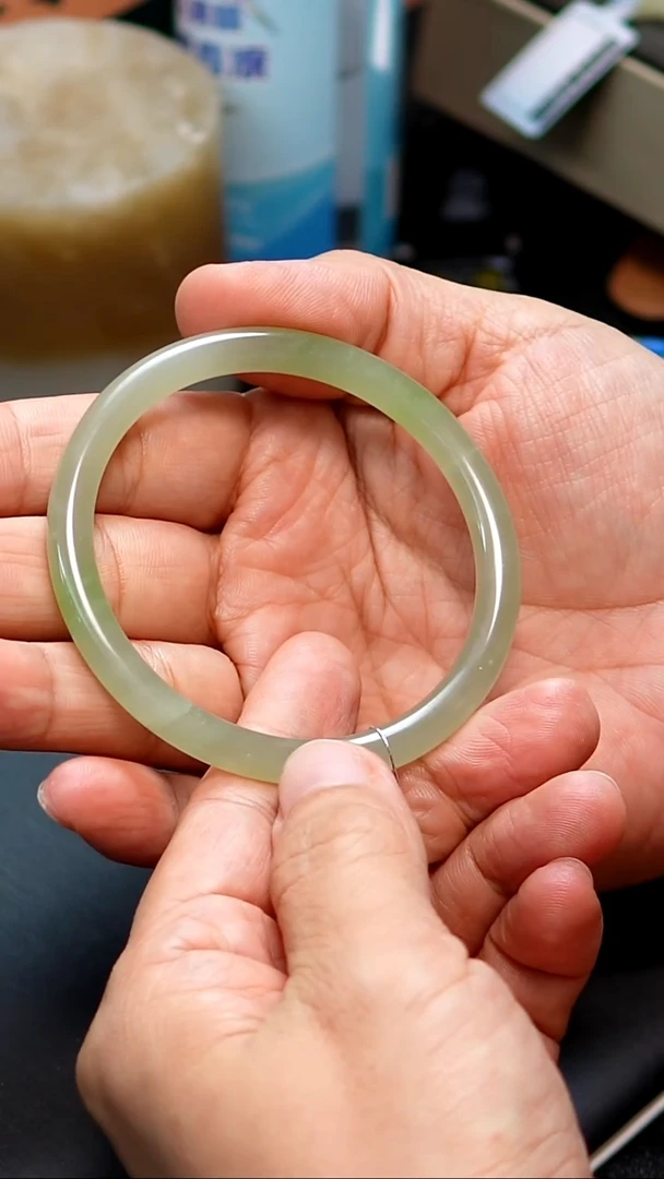 和田玉手镯未镶嵌57圈口冰翠青叮当手镯