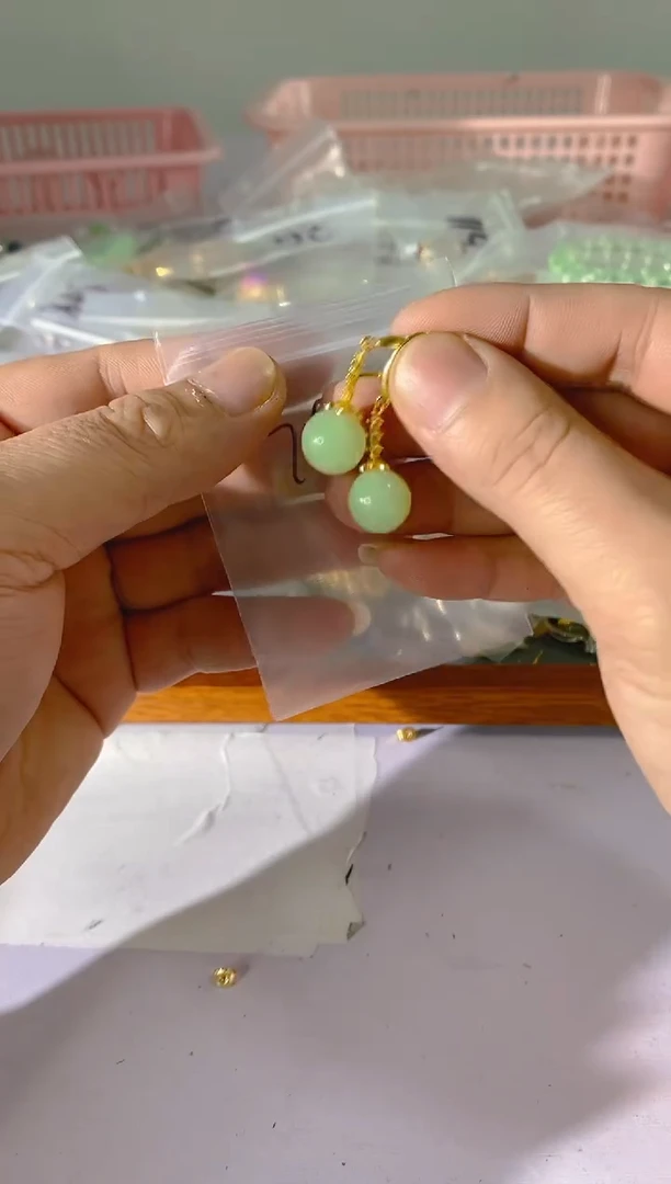 【闪购商品】水晶颈饰银S925镶嵌798红宝，蓝宝，多样性发一件赠链