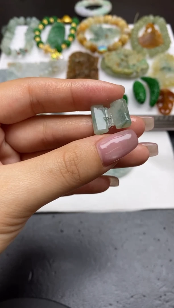 【闪购商品】定制翡翠未镶嵌翡翠毛货~