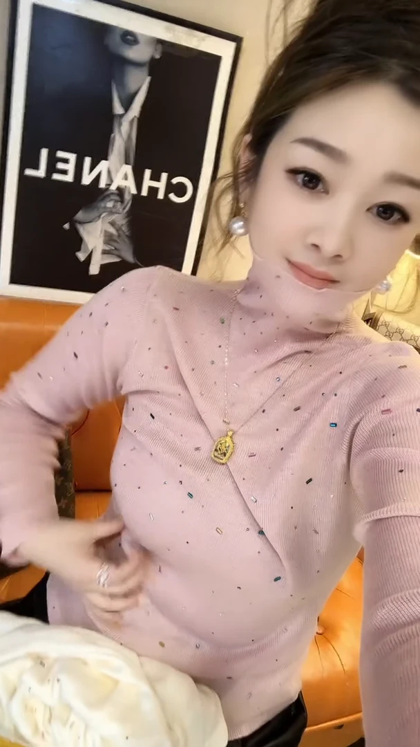 重工烫钻高领洋气针织打底衫女秋冬新款修身显瘦弹力内搭长袖毛衣