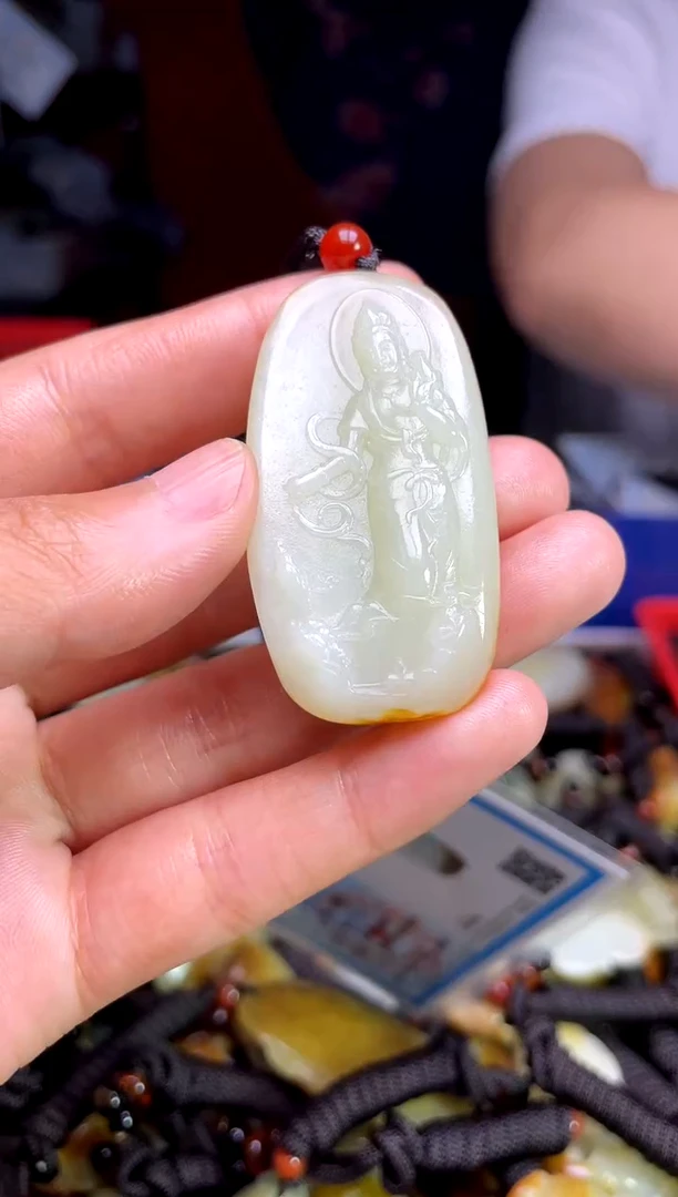 和田玉未镶嵌颈饰1