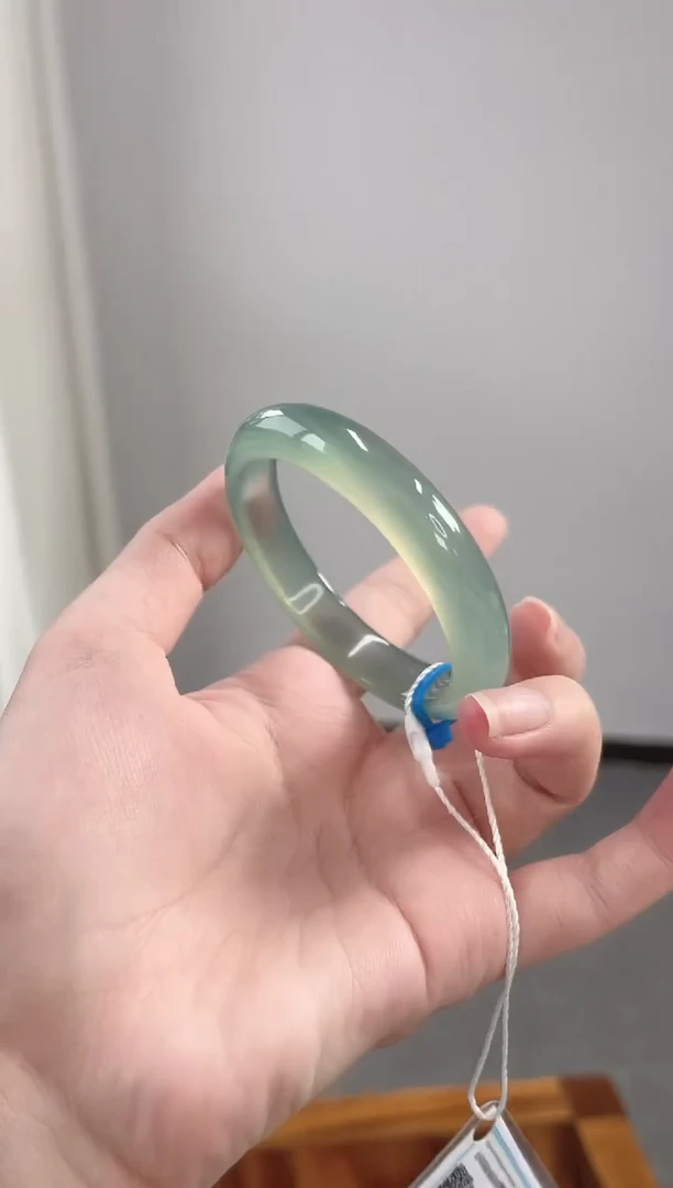 玛瑙/玉髓手镯未镶嵌53-54圈