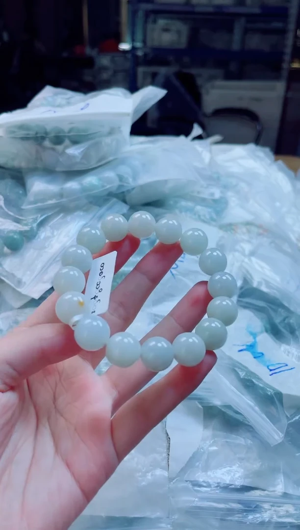 定制翡翠未镶嵌珠串