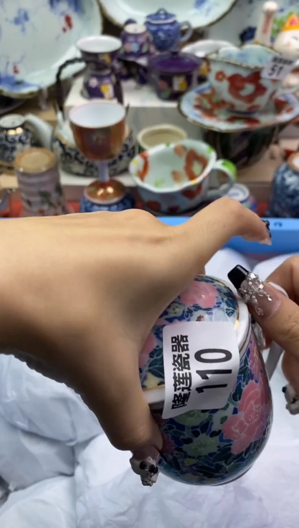 【闪购商品】瓷片隆莲瓷器欢迎大家