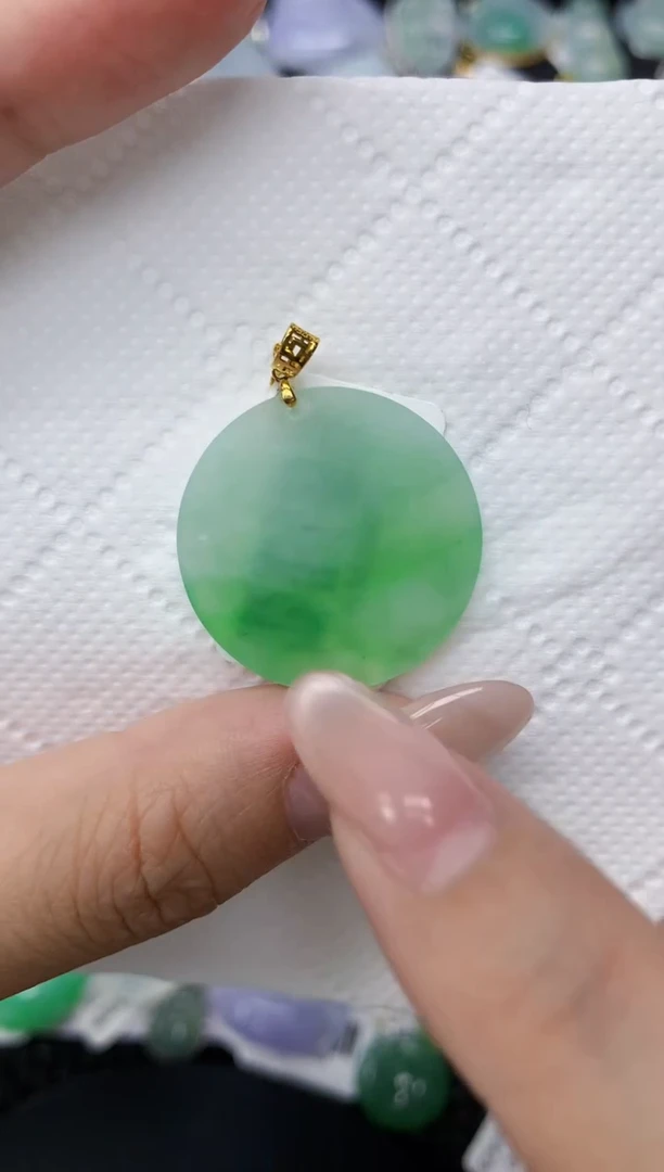 颈饰18K金镶嵌翡翠1111111111