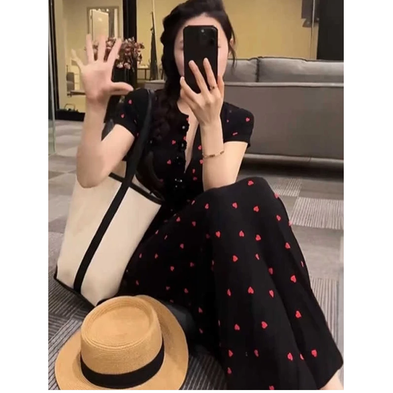 法式复古港味波点黑色连衣裙女夏季新款高级感修身显瘦绝美长裙子