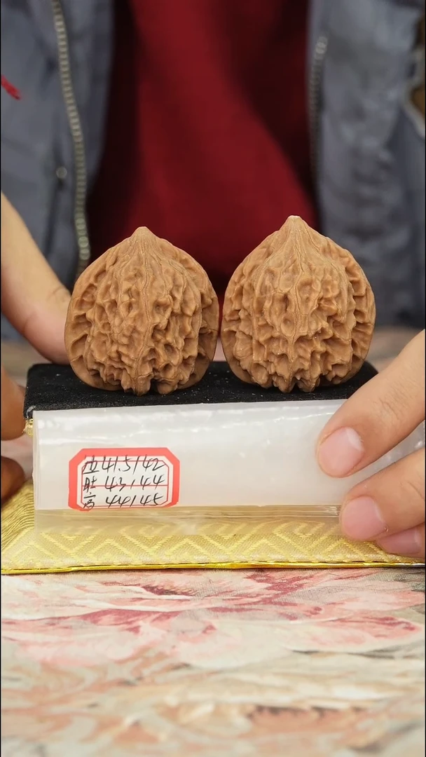 【闪购商品】文玩核桃把件鸡心有修