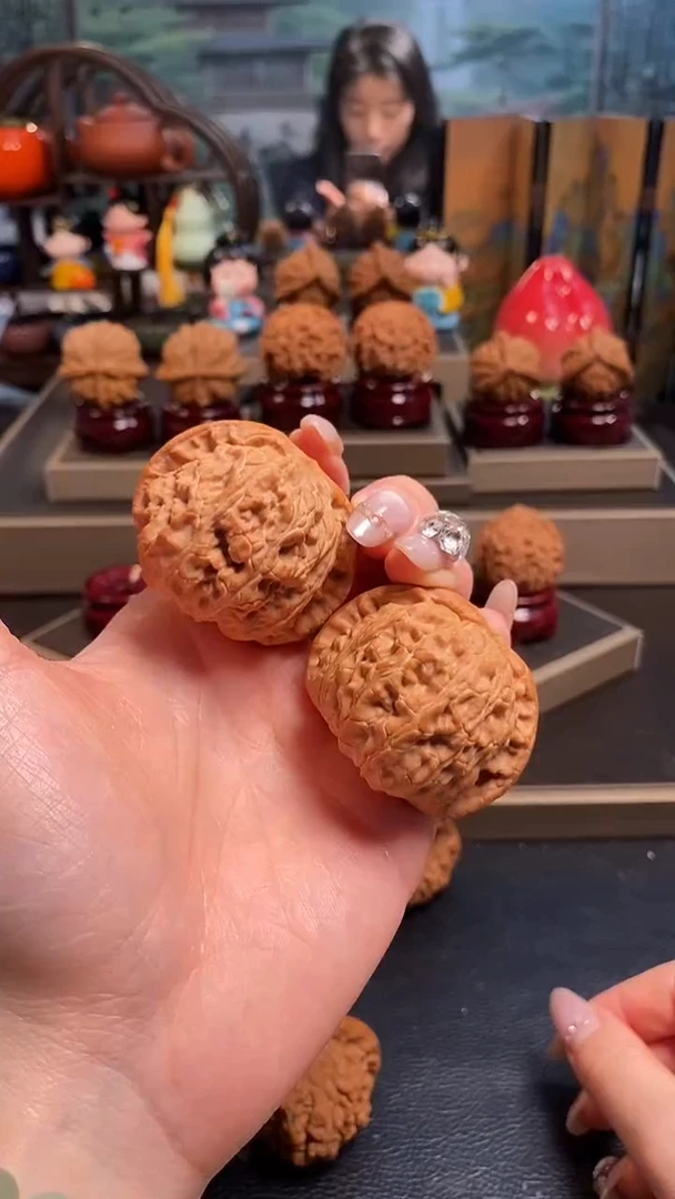 【闪购商品】文玩核桃吊坠F180白狮子45