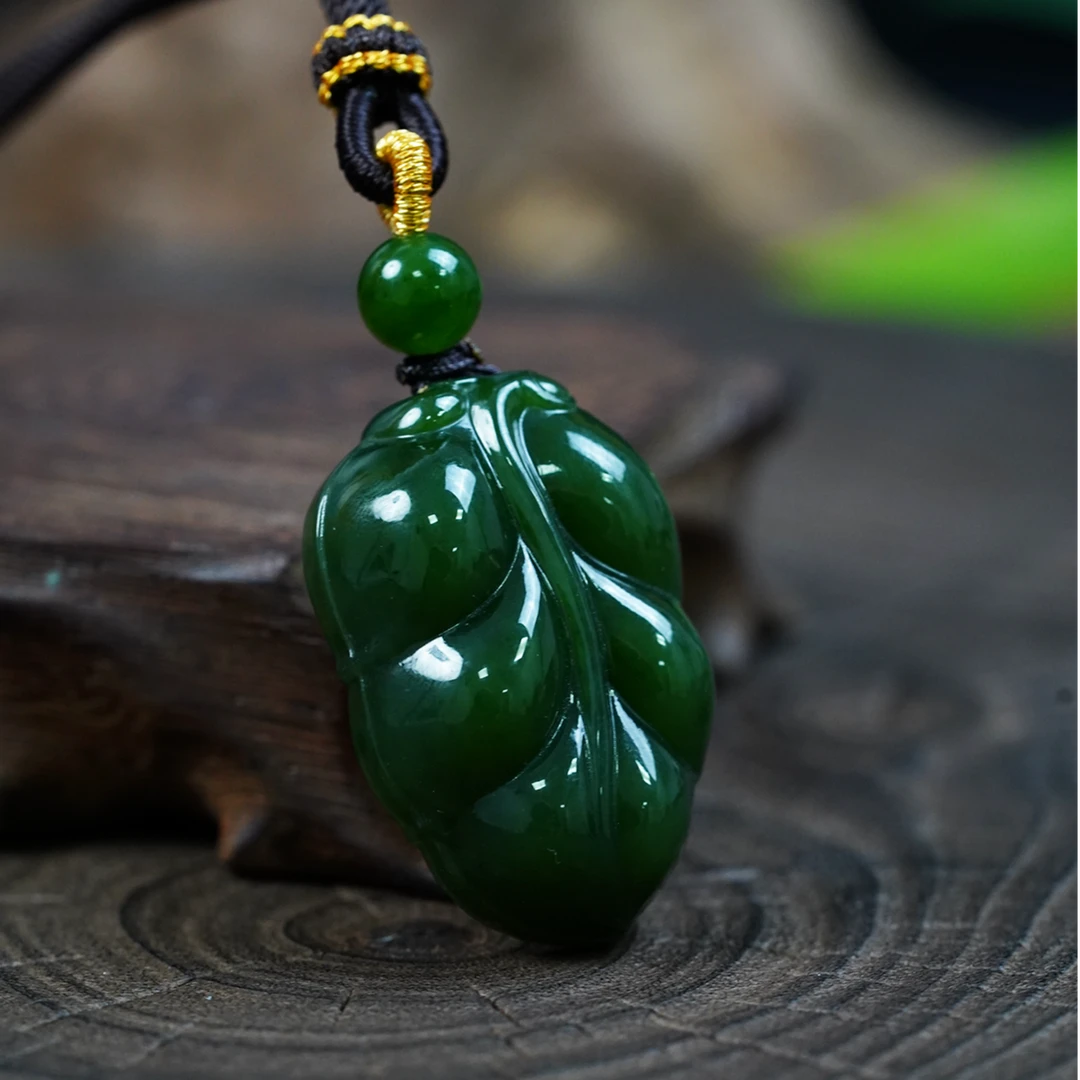 【石缘居珠宝】天然和田玉碧玉佩戴时尚大气款老料叶子吊坠 C40-183