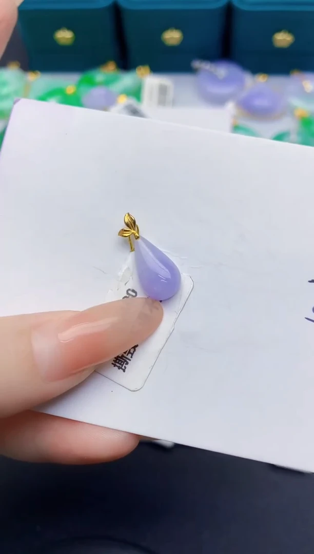 颈饰18K金镶嵌翡翠缅甸天然翡翠A货