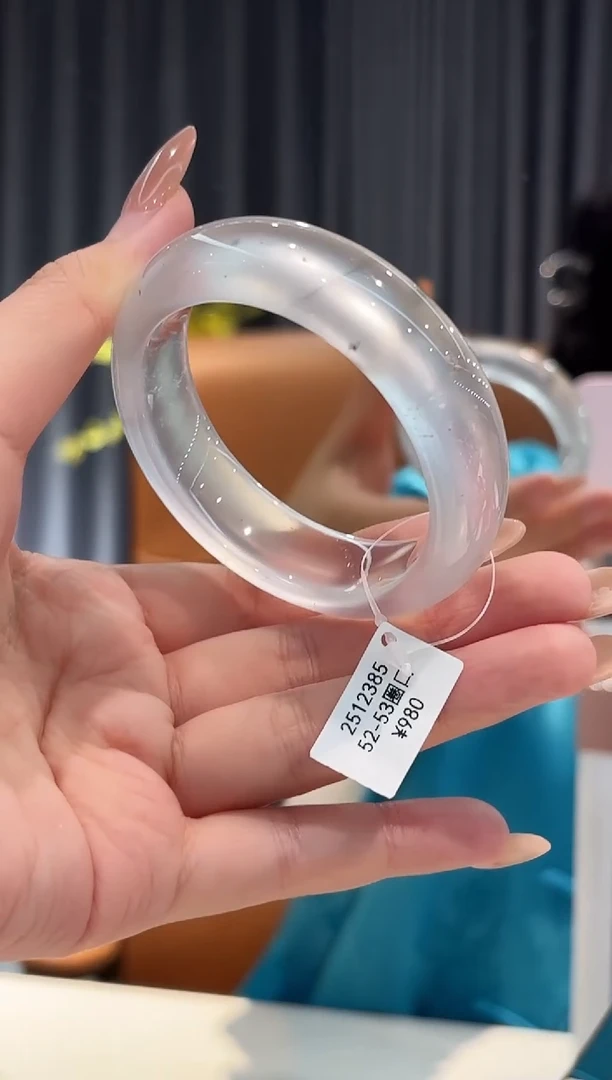 未镶嵌手镯石英质玉12385