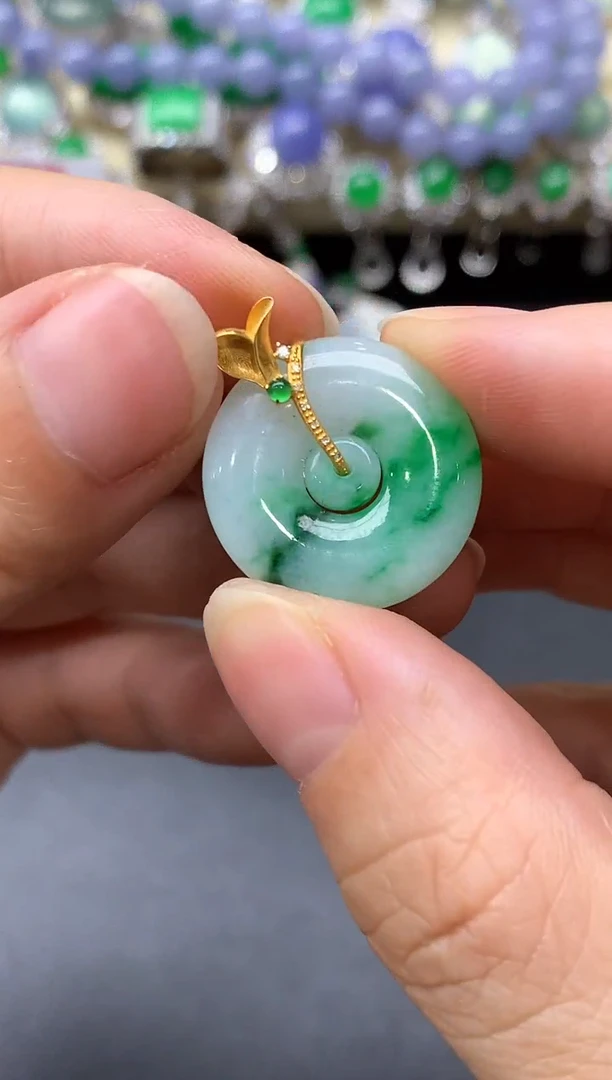 颈饰18K金镶嵌翡翠96中国好珍宝