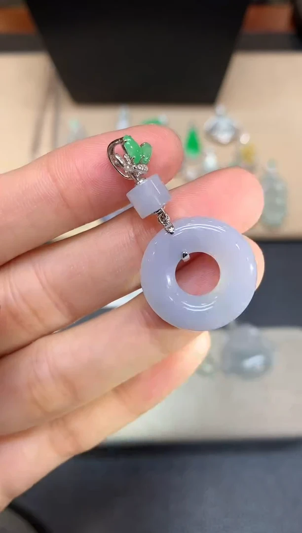 颈饰18K金镶嵌翡翠甜甜圈【无服务费