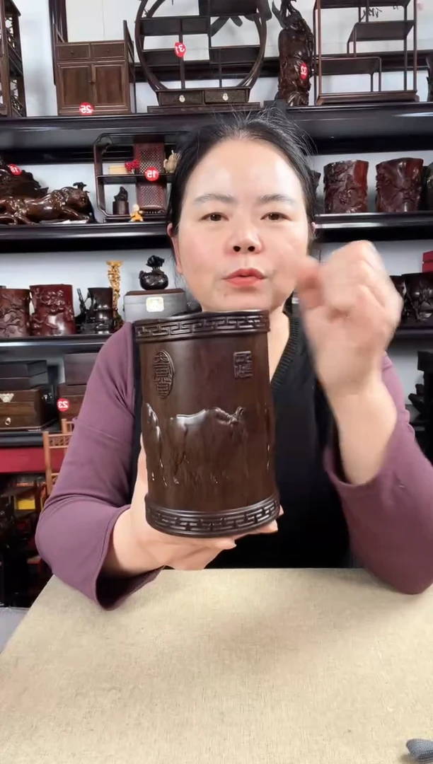 木大牛笔筒 老李红木工艺品