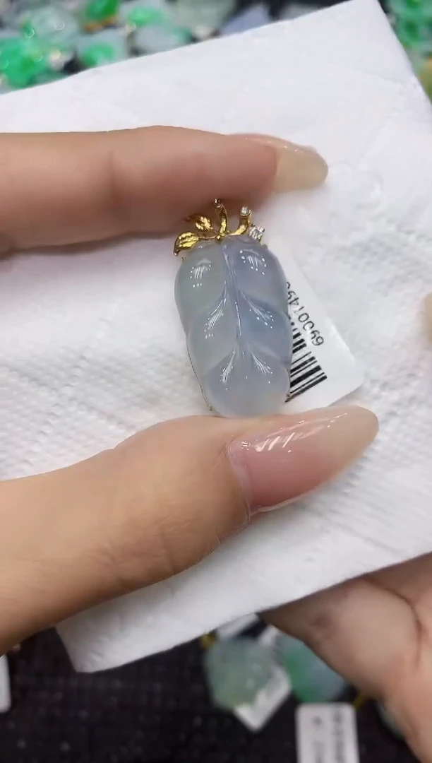 翡翠18K金镶嵌颈饰 111111111111