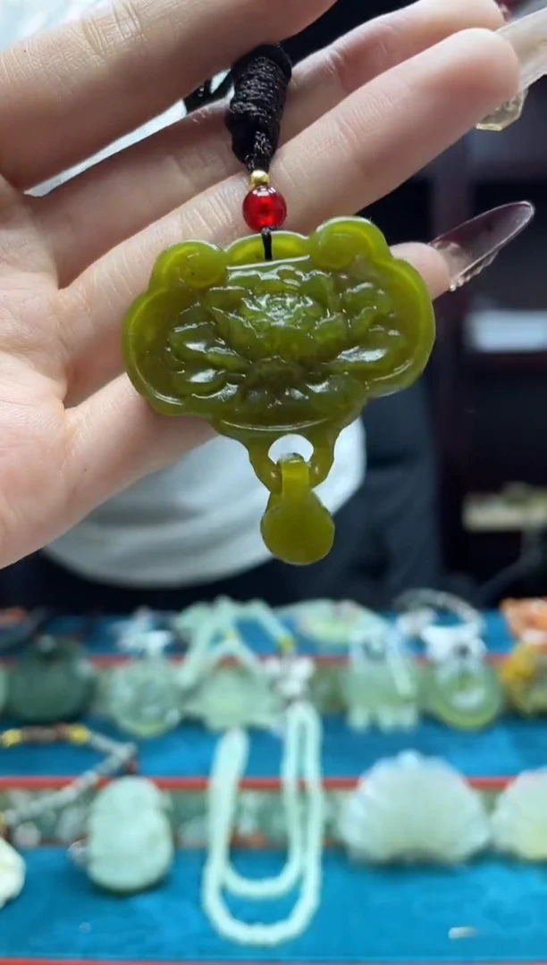 未镶嵌岫玉吊坠·