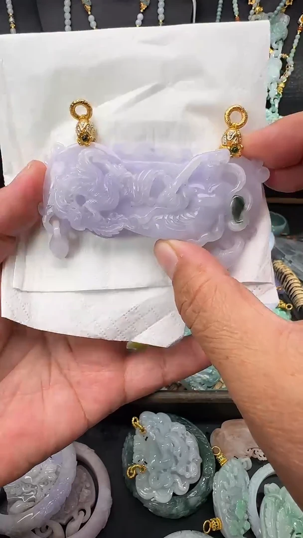 颈饰未镶嵌翡翠吊坠