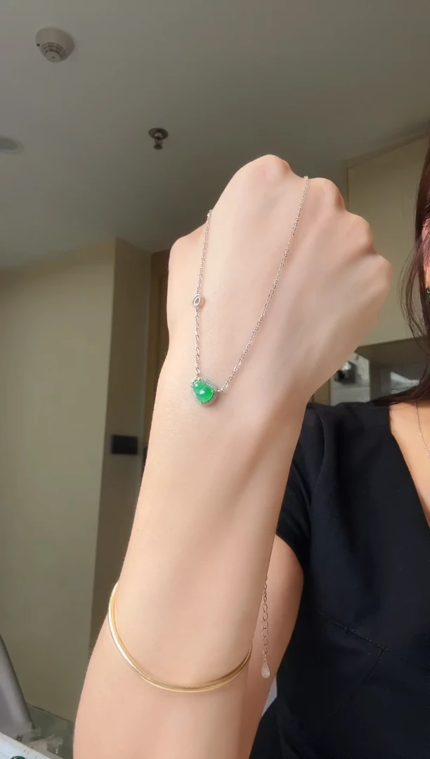 翡翠银S925镶嵌套链天然翡翠吊坠