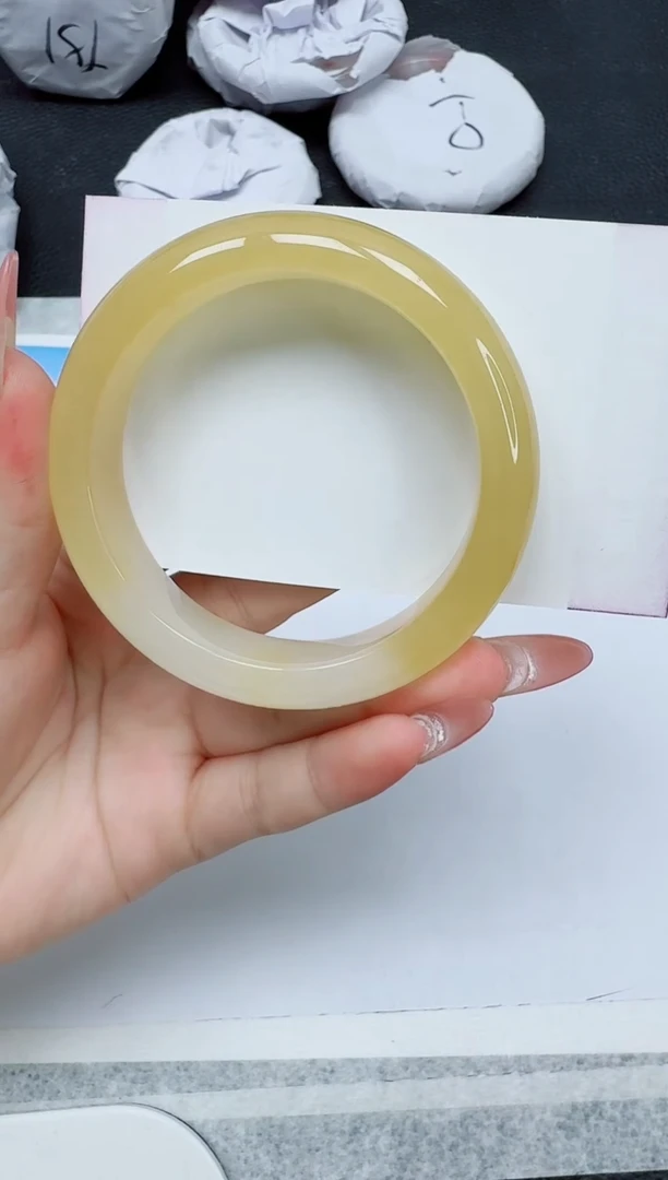 石英质玉手镯未镶嵌381