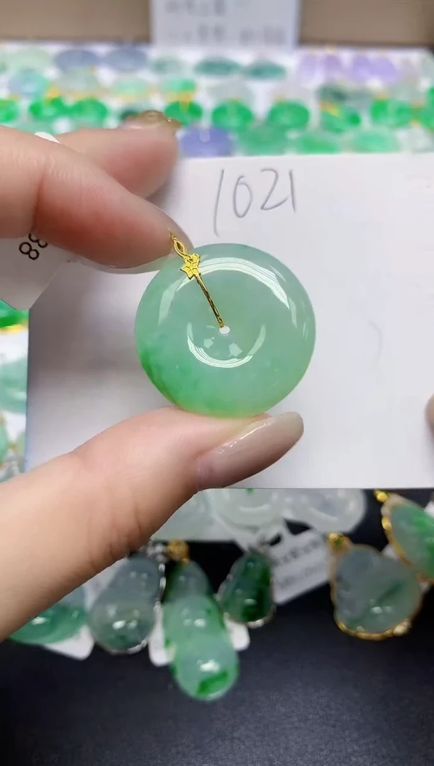 颈饰18K金镶嵌翡翠天然缅甸翡翠A货翡翠百元以上9元证书费自理