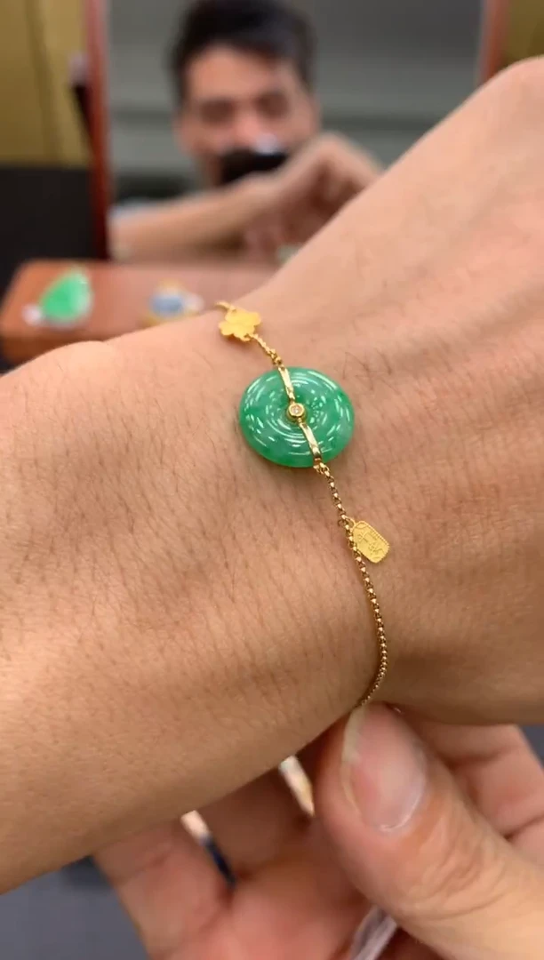 18K金镶嵌手链翡翠手链