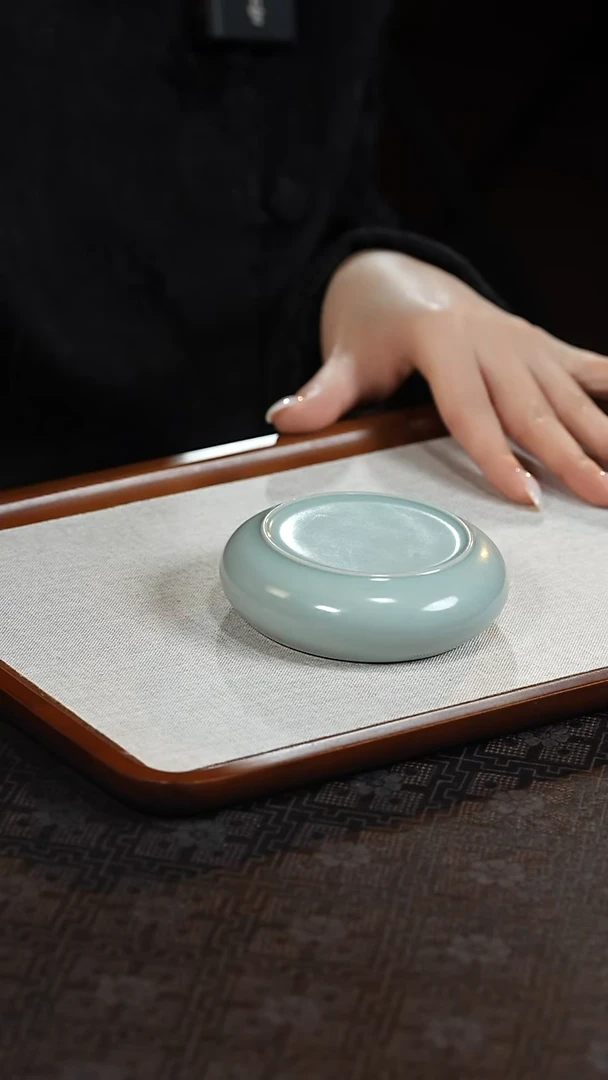 瓷李卡扬 工字纹盖置