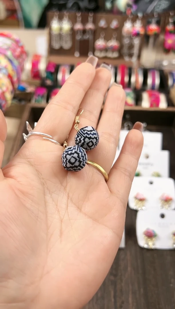 【闪购商品】织绣民族风老绣饰品570