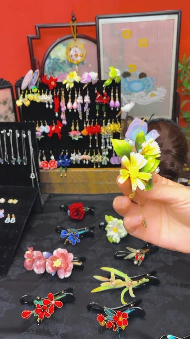 刺绣非遗手工绒花饰品