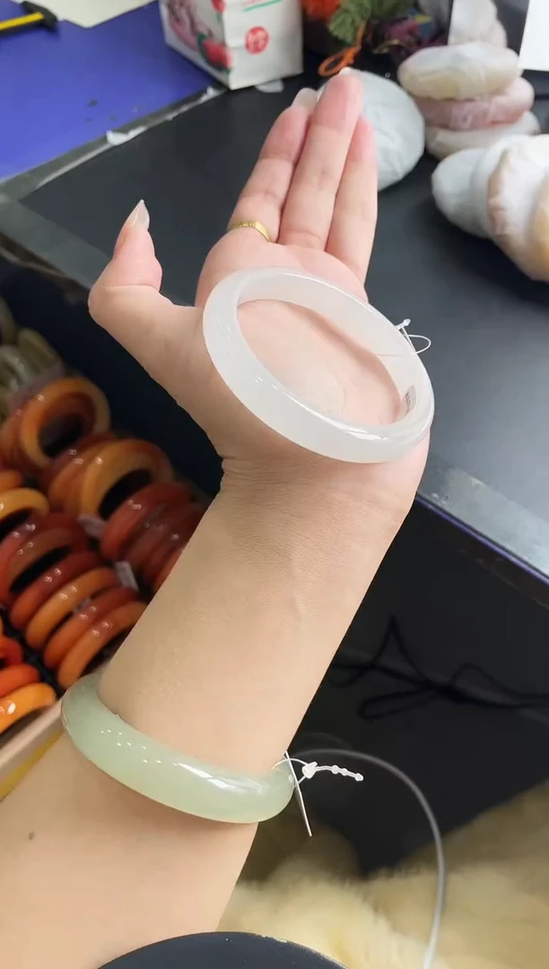 未镶嵌手镯石英质玉j12-HHB58+