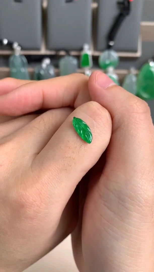 未镶嵌定制翡翠裸玉