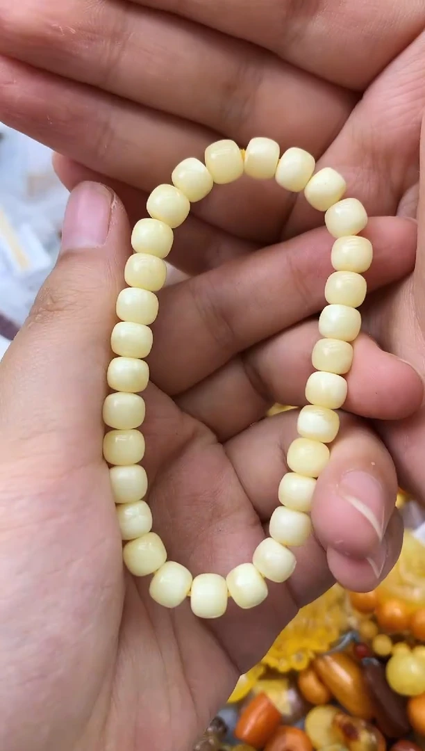 未镶嵌琥珀珠宝奇石193