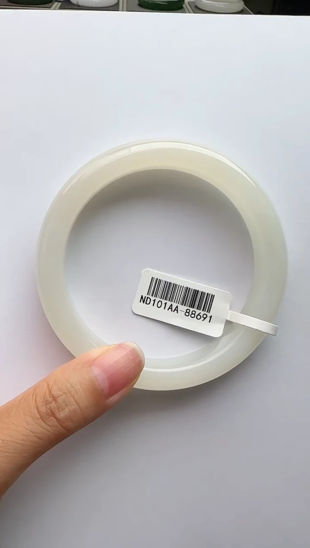 和田玉手镯未镶嵌61+