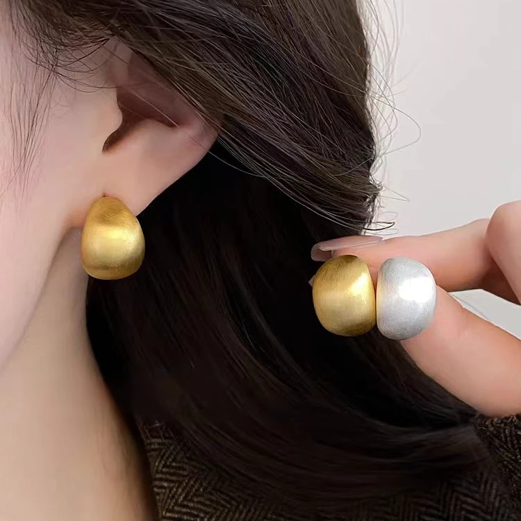 轻奢高级感拉丝金属半圆耳环女简约百搭独特耳钉网红气质秋冬耳饰