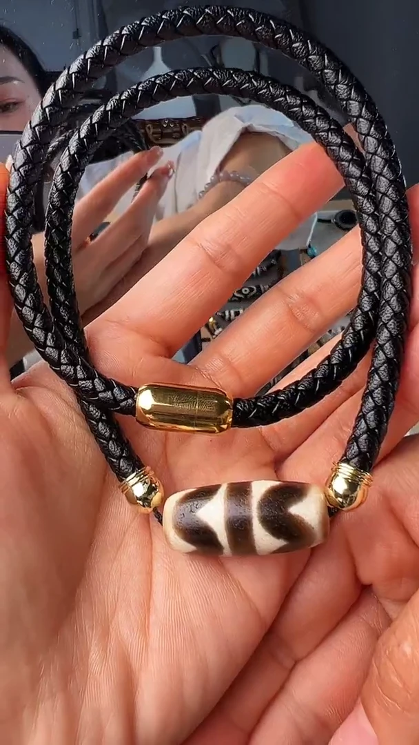 【闪购商品】玛瑙/玉髓颈饰未镶嵌虎牙