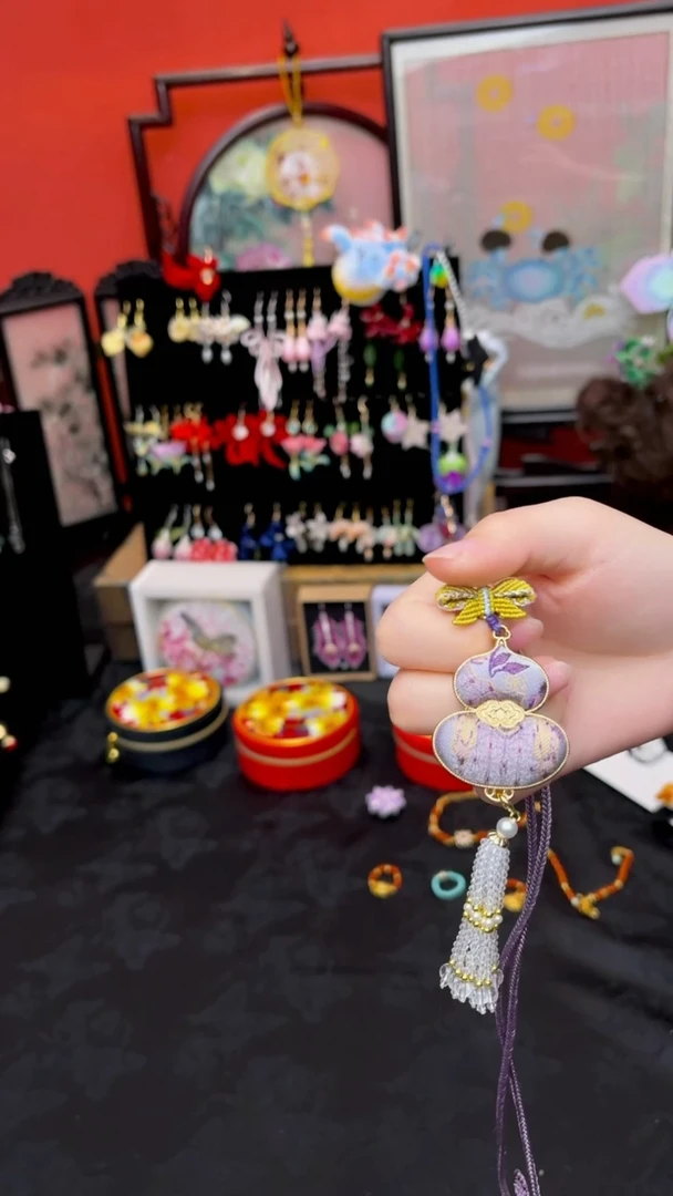 刺绣幽**合非遗苏绣手工饰品