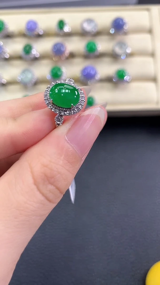 翡翠戒指18K金镶嵌春日珠宝 B91