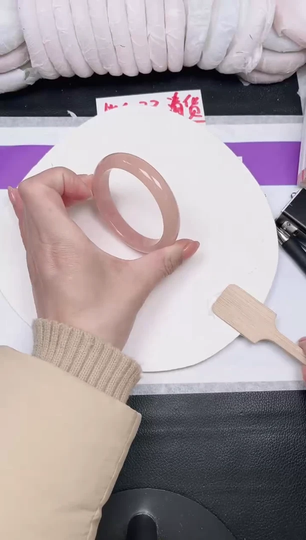 未镶嵌手镯石英质玉76-60