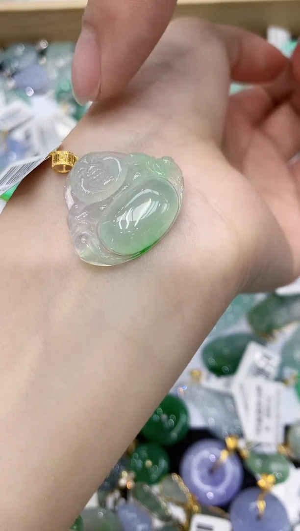 翡翠18K金镶嵌颈饰111111111111